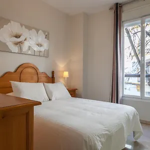 Cerca Del Alcazar Con Garaje Privado Apartment