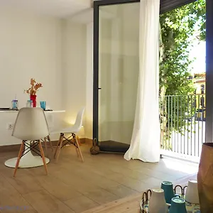 Alameda Square Apartment